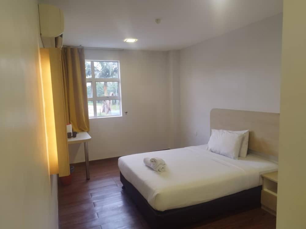 Santai Morib Hotel Buitenkant foto