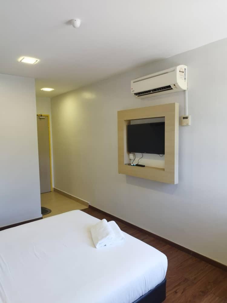 Santai Morib Hotel Buitenkant foto